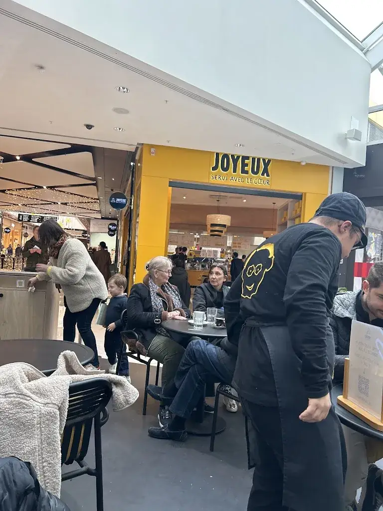 Subhadra Chowdhury_Café Joyeux_Chesnay-Rocquencourt_review