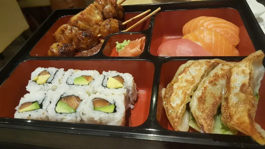 Radina Tahtadzhieva_PRETTY SUSHI_Chesnay-Rocquencourt_review