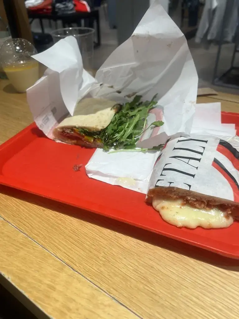 A Z_Streetaly - BHV Parly 2_Chesnay-Rocquencourt_recensione