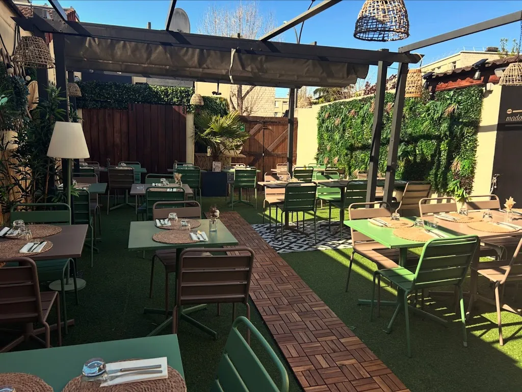 Restaurant Madame Monsieur_Chesnay-Rocquencourt_slider_image_3