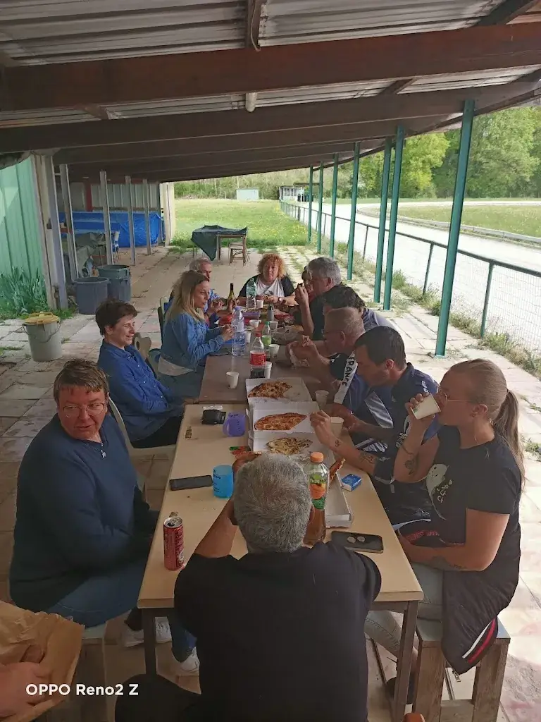 Michel Geromet_L'Estaminet_Liverdy-en-Brie_reseña