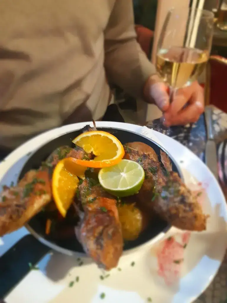 Ugnė Mickevičienė_L’éclipse bar restaurant_Lilas_review