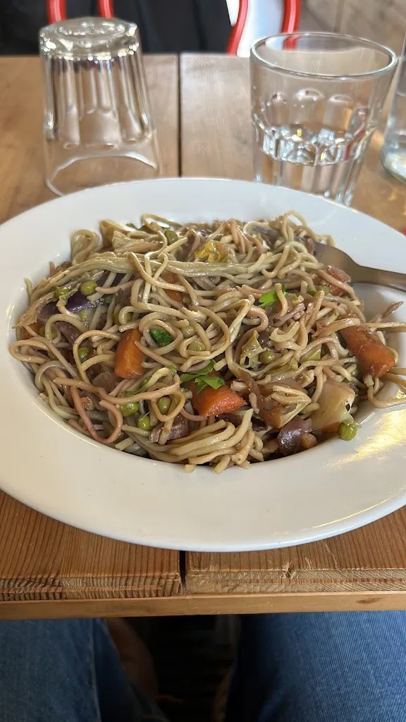 Sergio Miserachs_Le Petit Bonheur - la cantine des Lilas_Lilas_review