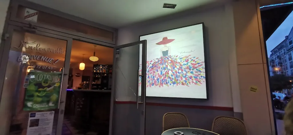 Faisal Fasaludheen_Mademoiselle les lilas_Lilas_review