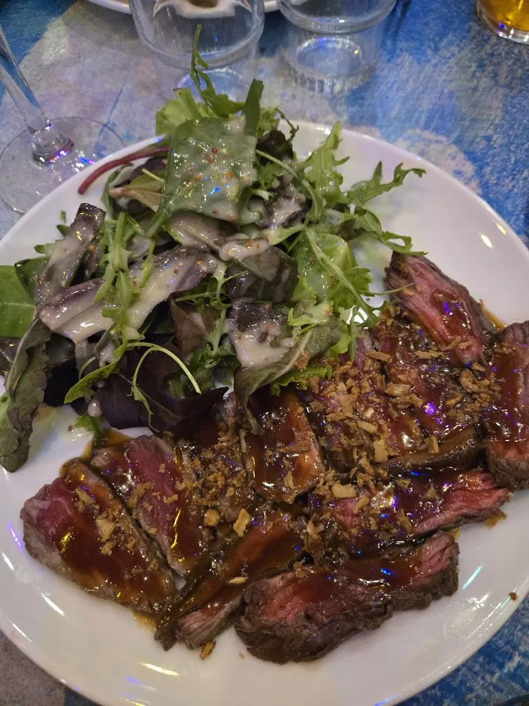 Marine LG_La guinguette des lilas_Lilas_review