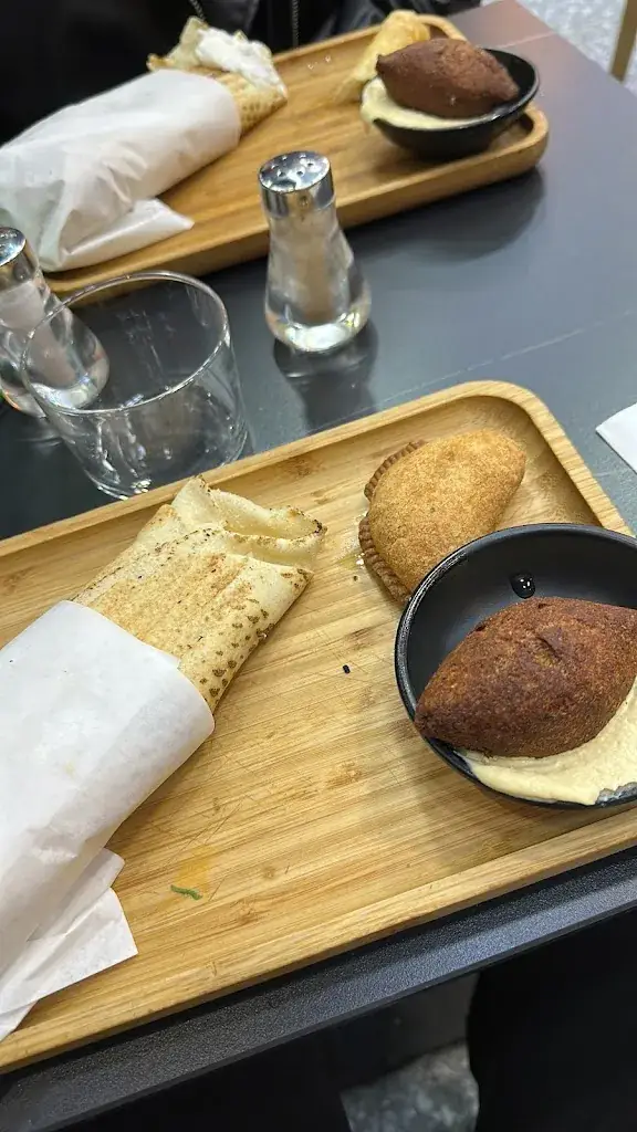 Noura Chehade_Le Cèdre_Kremlin-Bicêtre_review