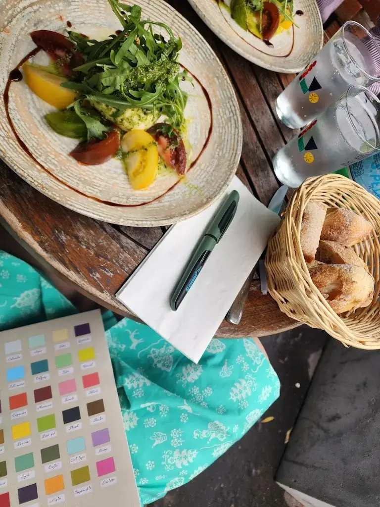 Claire K_Le KB_Kremlin-Bicêtre_review