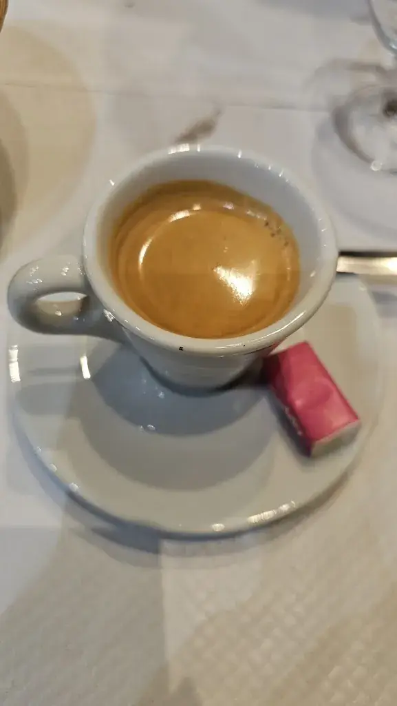 Enelyn Uri_Le Pacha_Kremlin-Bicêtre_review