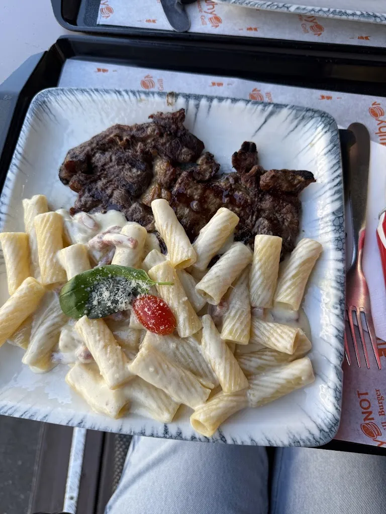 Angelica Peña_Le Why Not_Kremlin-Bicêtre_review