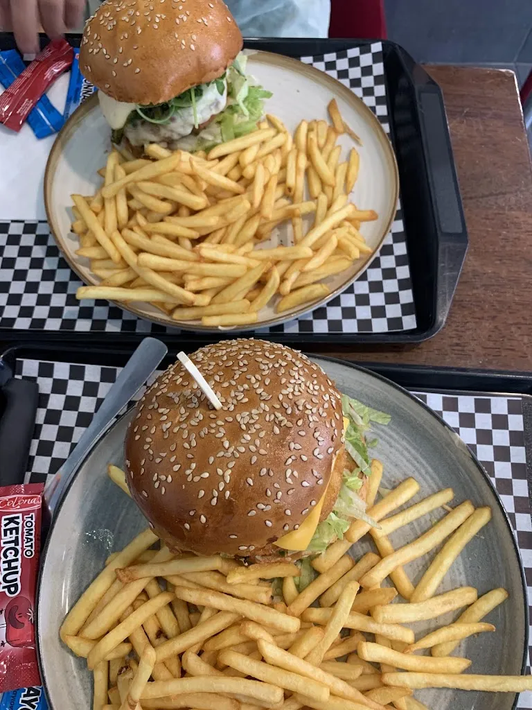 Cindy Nguyen_Le Why Not_Kremlin-Bicêtre_review