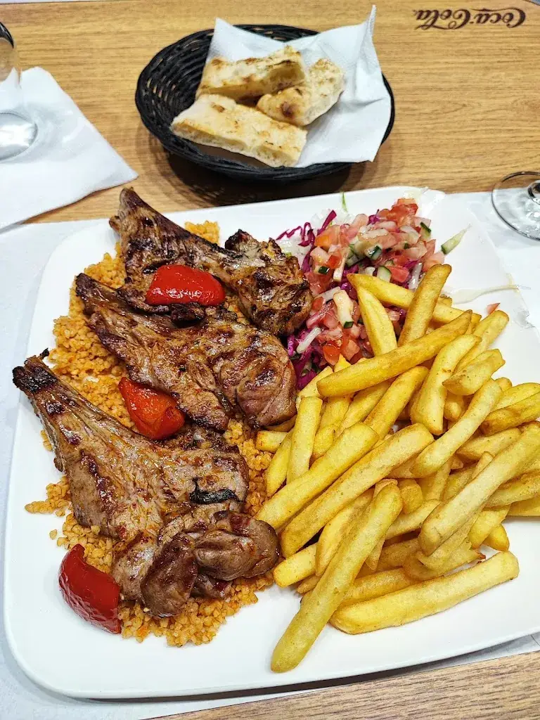 Luca Zhao_O'Zaman_Kremlin-Bicêtre_review