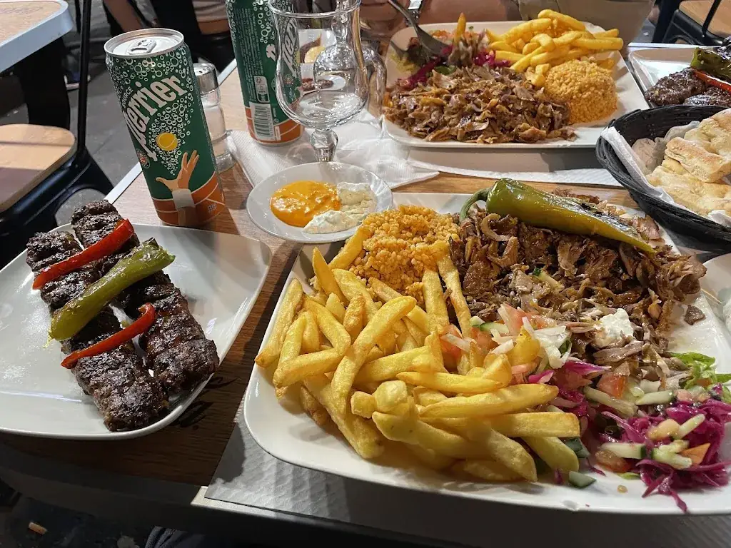 O'Zaman_Kremlin-Bicêtre_slider_image_3