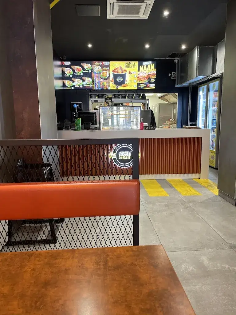 Junaid Hassan_Chicken Street Kremlin Bicêtre Naan & Fried Chicken_Kremlin-Bicêtre_review