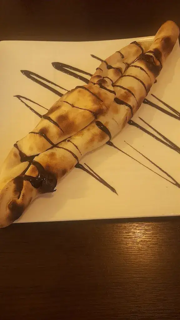 Trang Nguyễn_Pizza & Pasta Bar_Lognes_review