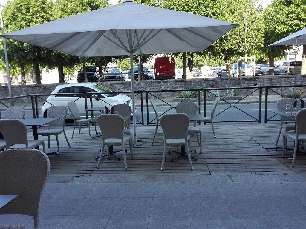 Le Longueville restaurant in Dinan