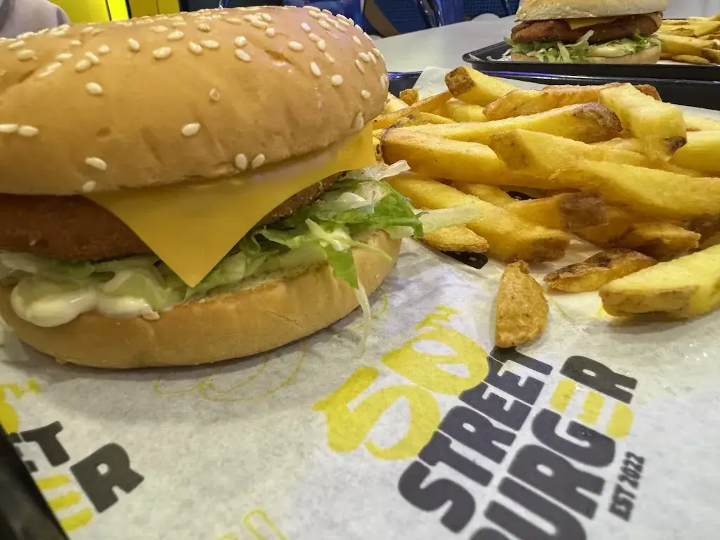 Menu_50th Street Burger_Louvres_image_5