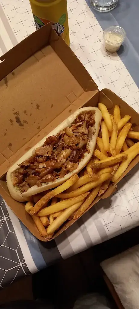 Menu_50th Street Burger_Louvres_image_7