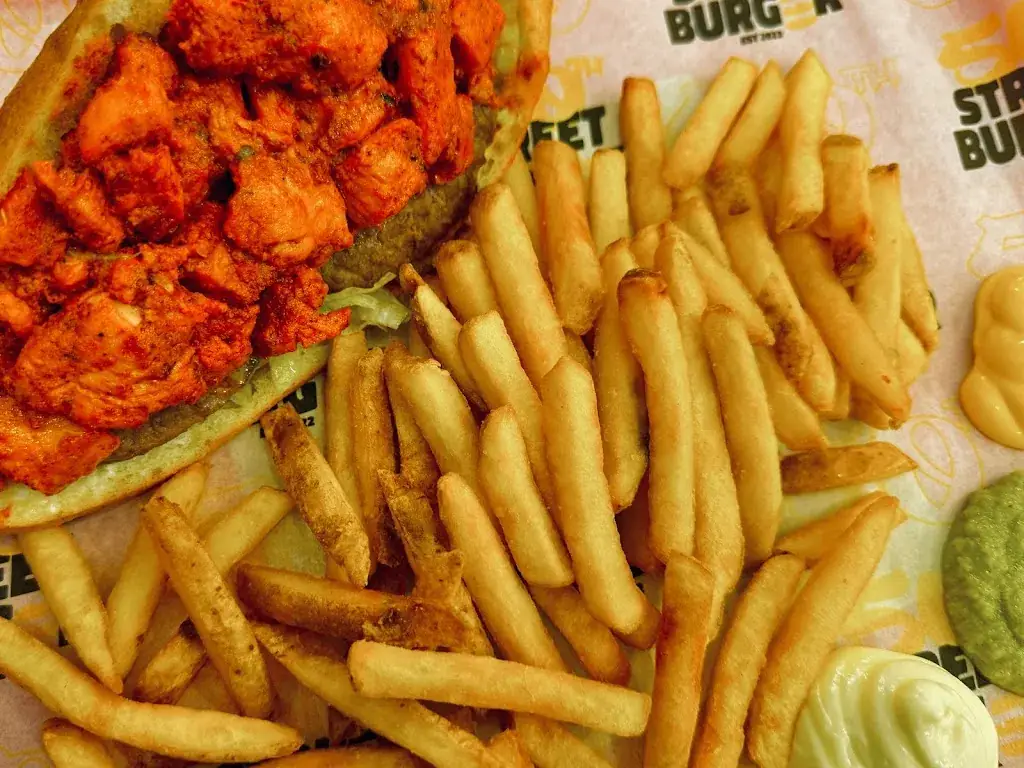 50th Street Burger restaurant in Louvres