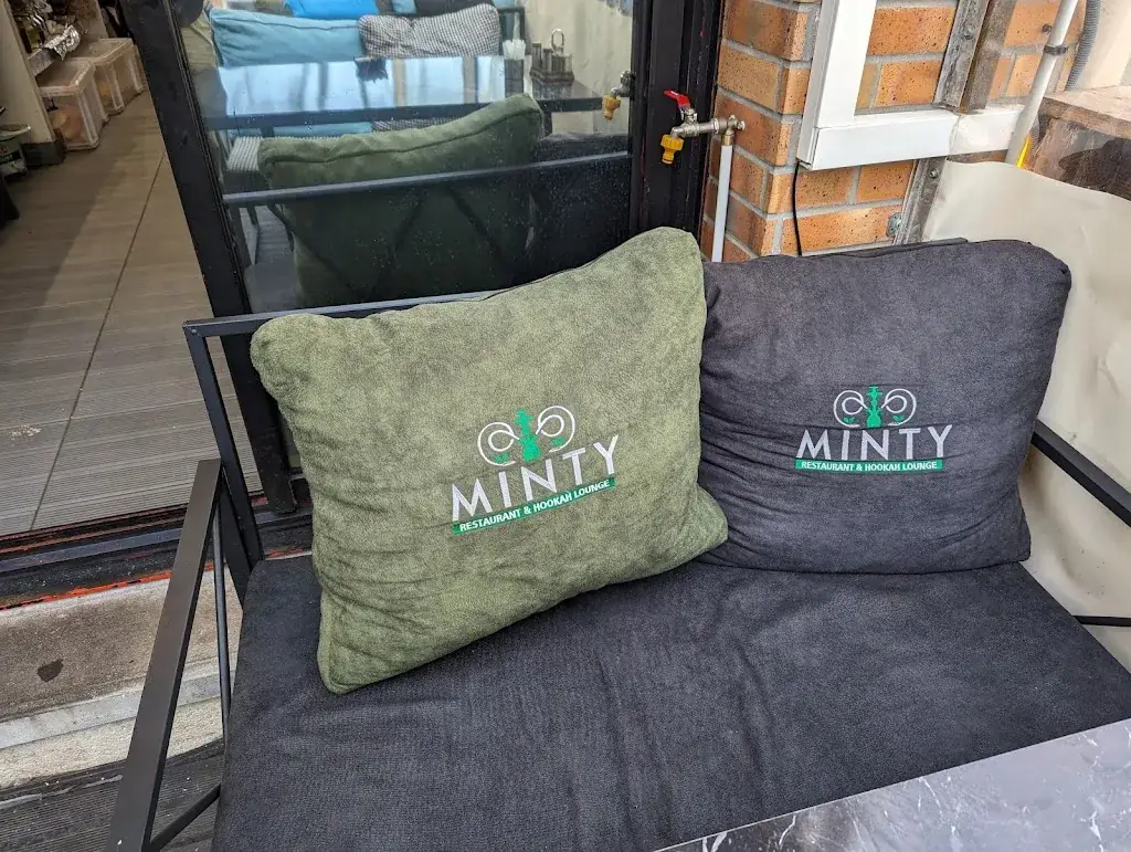 Russ Marsden_Minty Lounge_Lisses_review