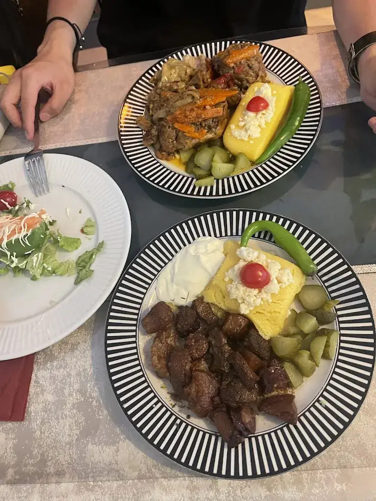 Think Center_La Ioana_Courneuve_review