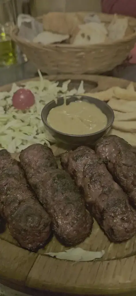 BAS ADRIAN_La Ioana_Courneuve_review