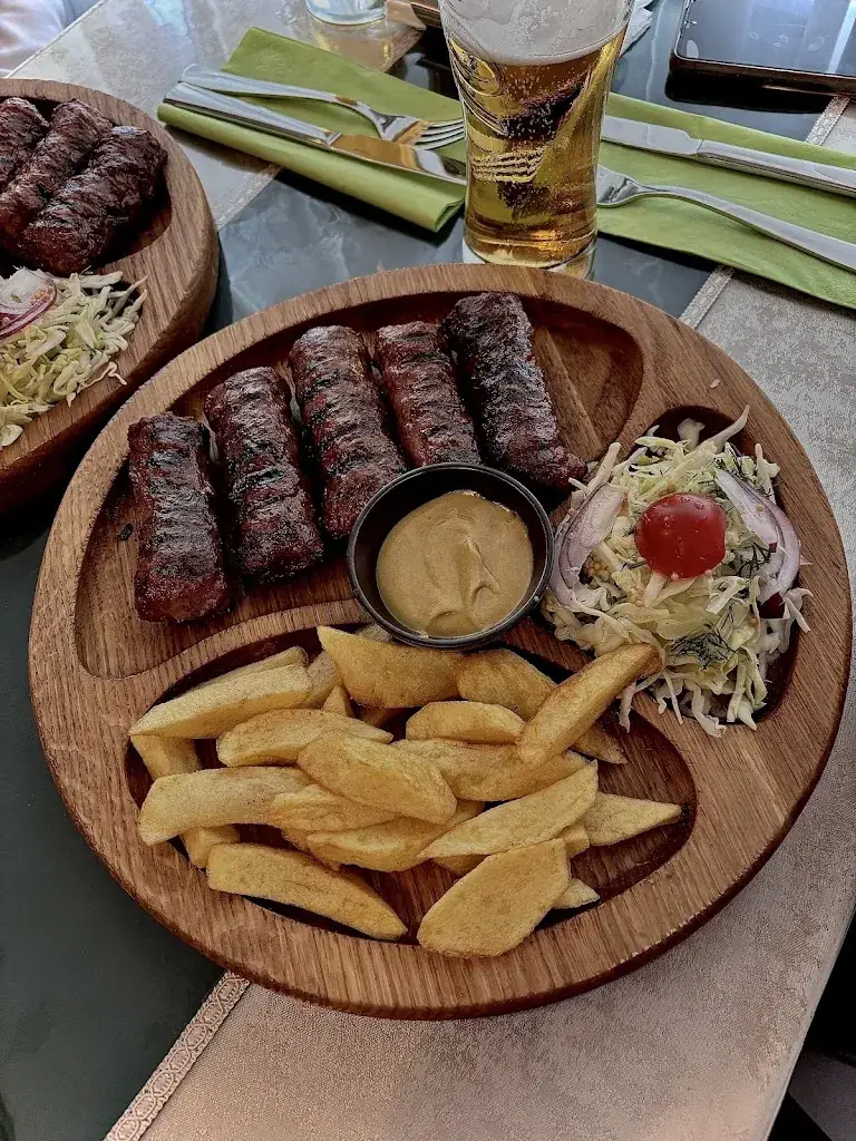 La Ioana_Courneuve_slider_image_3