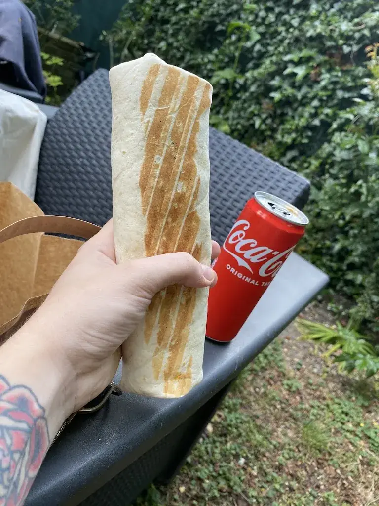 Ірина Попович_Xlazze_Courneuve_recensione