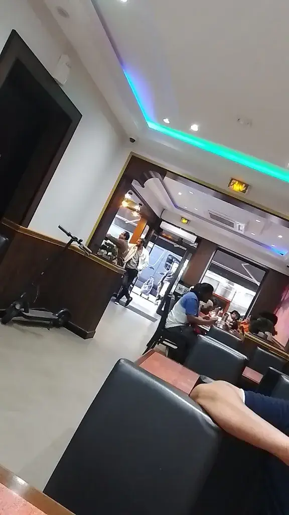 fawzun m_Ammaa’s Restaurant_Courneuve_review