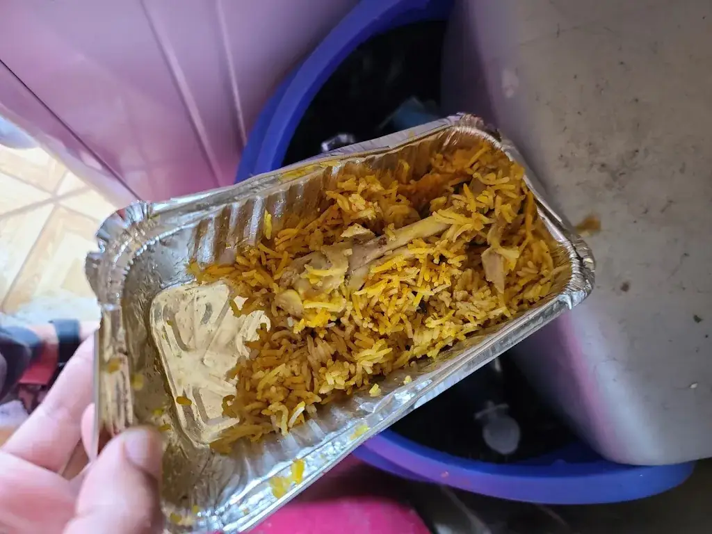 Umer Mushtaq_Restaurant Lahore_Courneuve_review