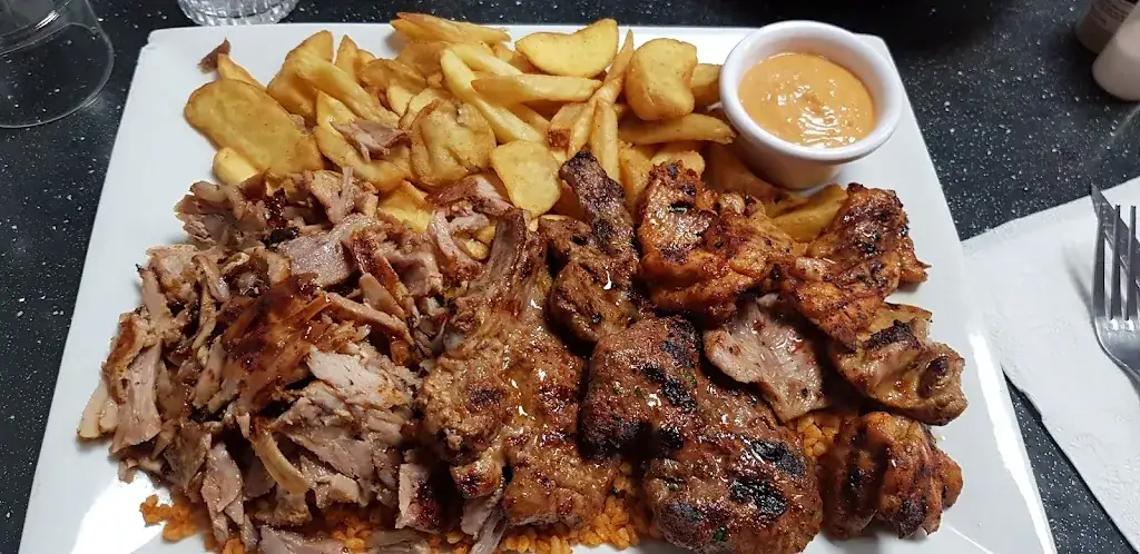 Mehedi Hassan_Paris Aksu 93_Courneuve_review