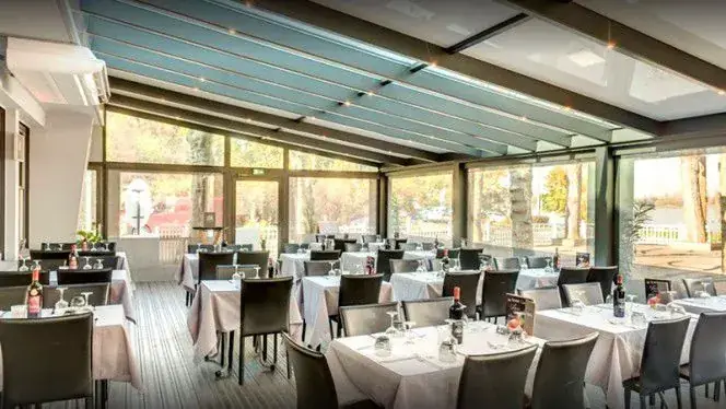 Maison Grand Large restaurant in Décines-Charpieu