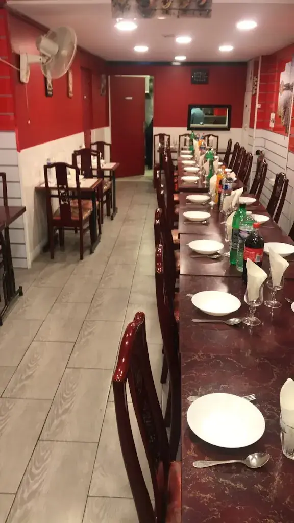 Mirch Masala & Royal Sweets restaurant in Courneuve