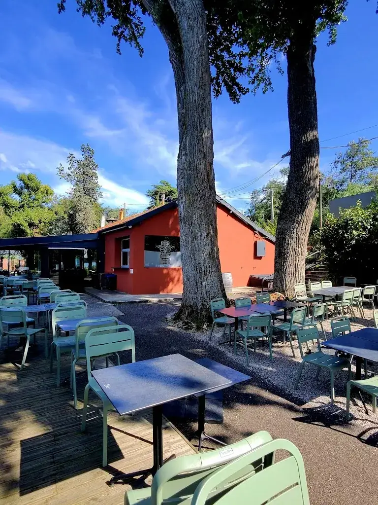 TIKI au bord de l'eau_Décines-Charpieu_slider_image_3