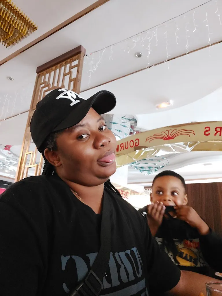 Sydney Golda_Saveur gourmandes_Mantes-la-Ville_review