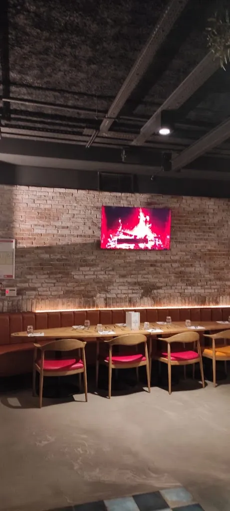 Nathalie LONGIN_UNI Décines - Restaurant & Bar_Décines-Charpieu_review