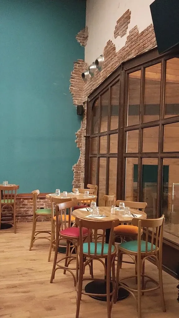 UNI Décines - Restaurant & Bar_Décines-Charpieu_slider_image_2