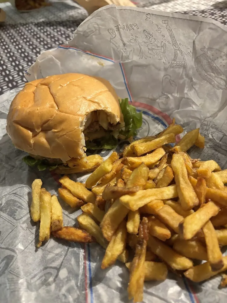 Adam DV_Maréchal Burger Luzarches_Luzarches_review