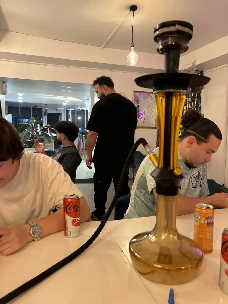 lucry loris_Bodrum Lounge_Luzarches_review