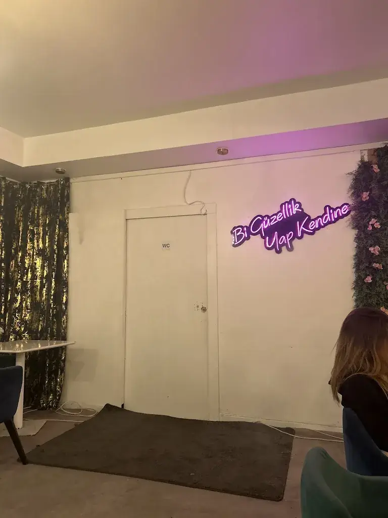 Alex_Bodrum Lounge_Luzarches_review