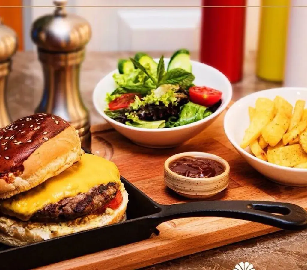 Bodrum Lounge_Luzarches_slider_image_3