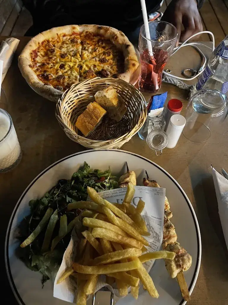 Willy Cst_Quai du Lac_Mantes-la-Jolie_avis