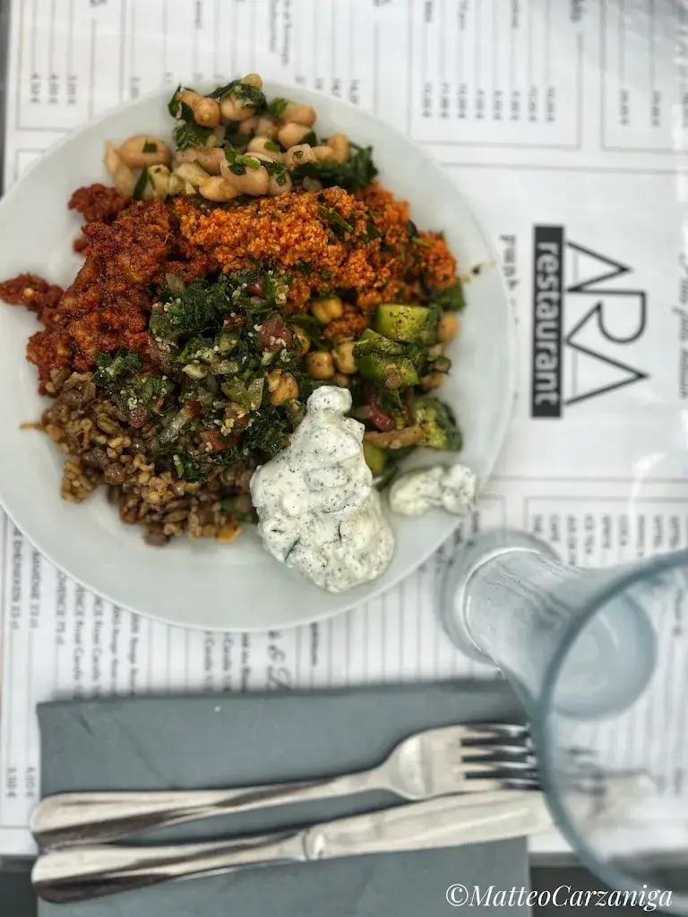 Matteo Carzaniga ARCHITECTURE_Restaurant ARA_Décines-Charpieu_review