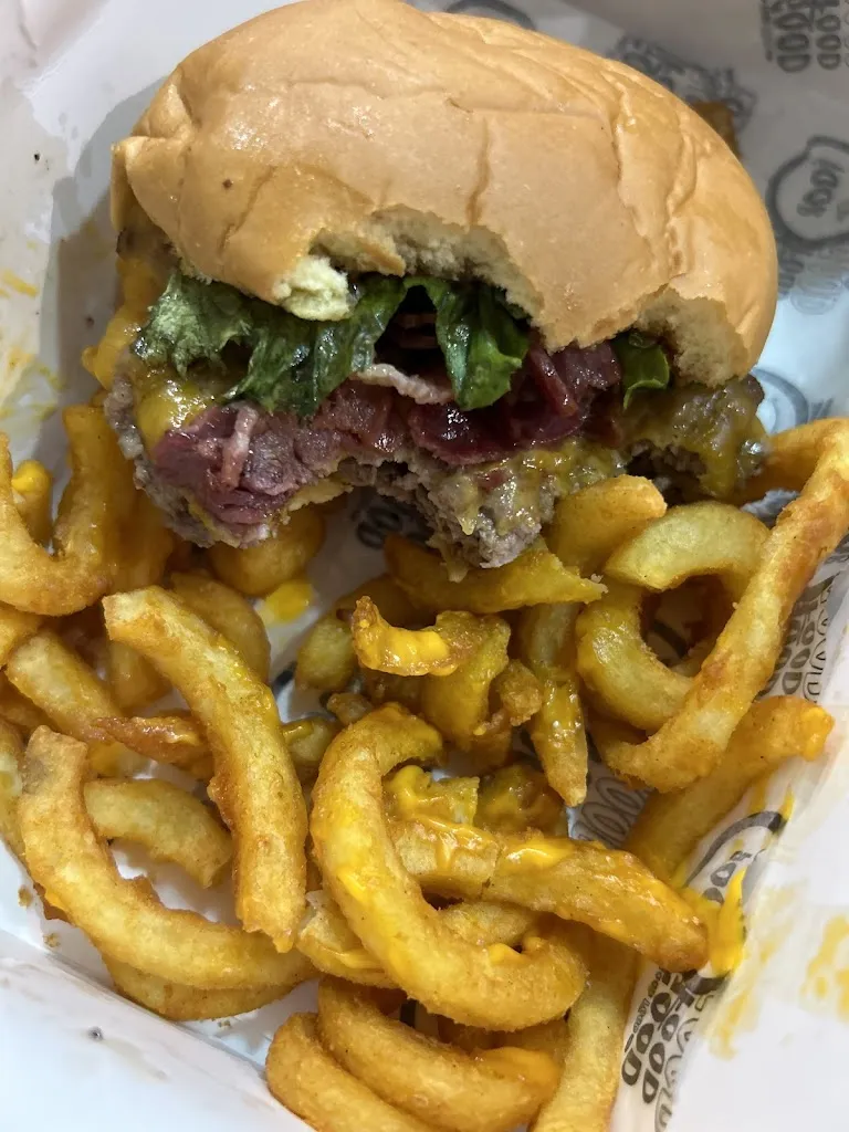 Farah Rakez_Smeat - Smash it_Mantes-la-Jolie_review