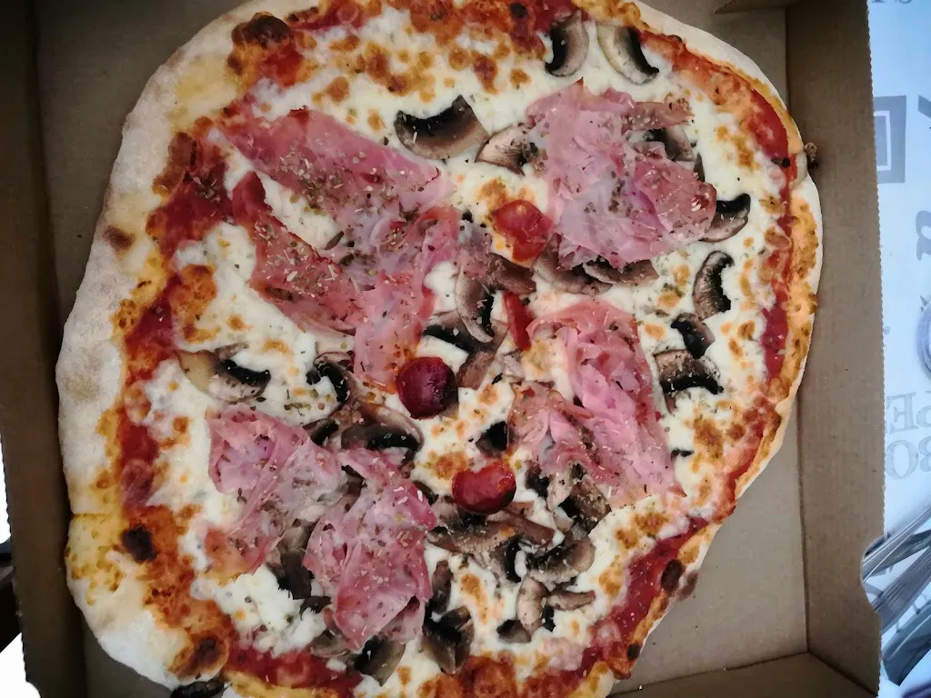 The club House_Marles-en-Brie_slider_image_3