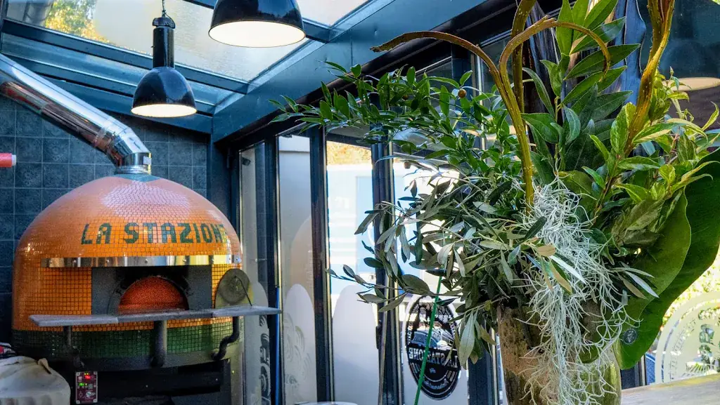 La Stazione_Marnes-la-Coquette_slider_image_1