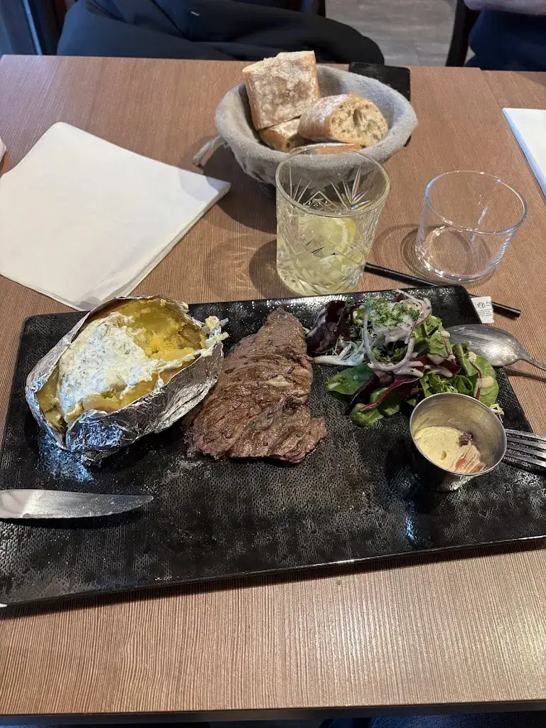 guillaume KUSTNER_LE SALENGRO_Mantes-la-Ville_review