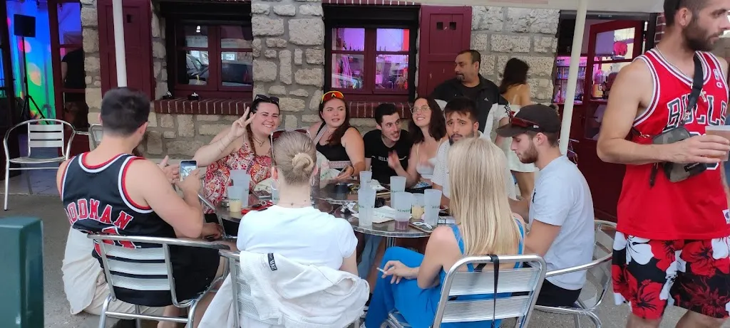 Au petit quinquin restaurant in Maule