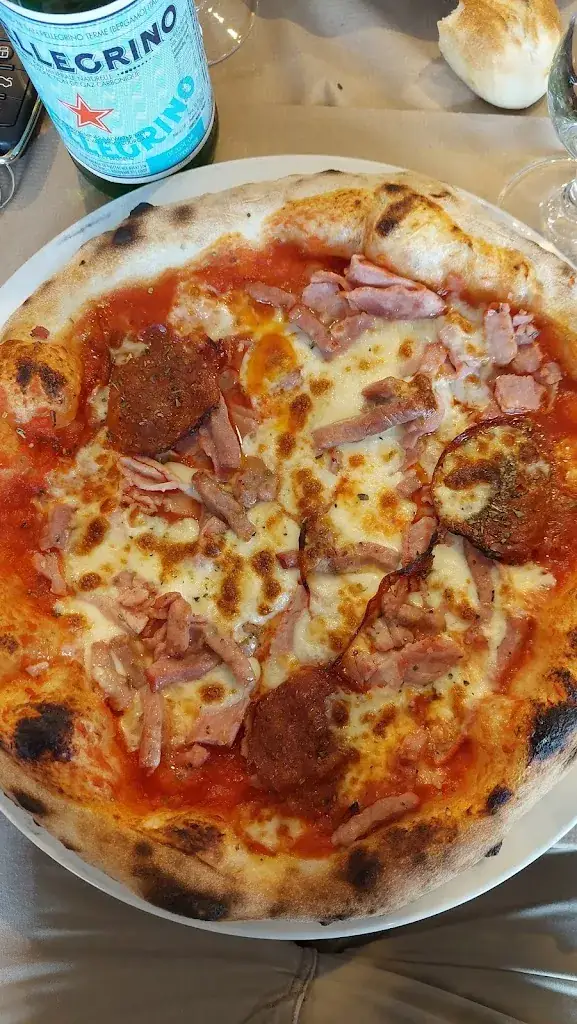 G Kennedy_La Dolce Vita_Marolles-en-Hurepoix_review