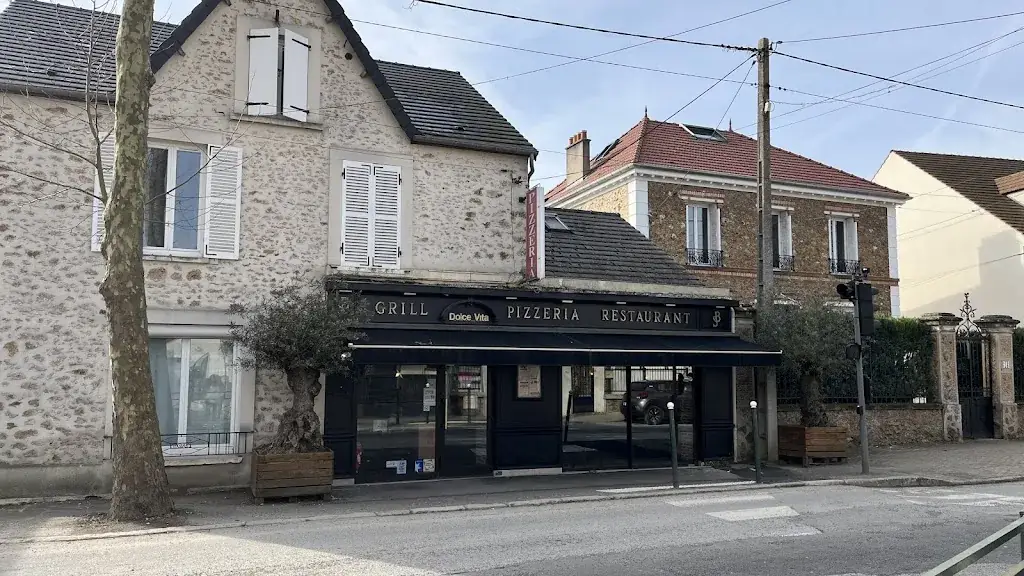 Benoit Bobinoos_La Dolce Vita_Marolles-en-Hurepoix_review