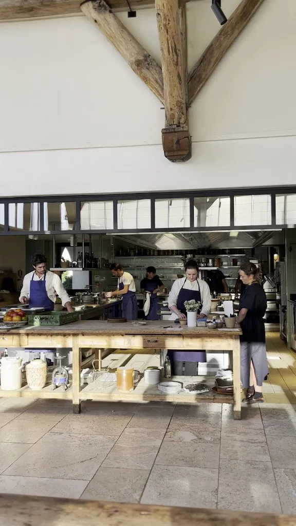 Le Doyenné_Saint-Vrain_slider_image_2